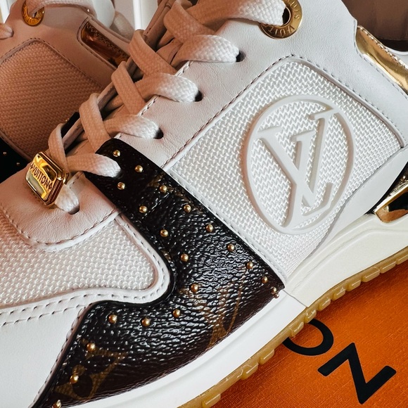 LOUIS VUITTON Run Away Sneakers - NEW - Picture 6 of 10